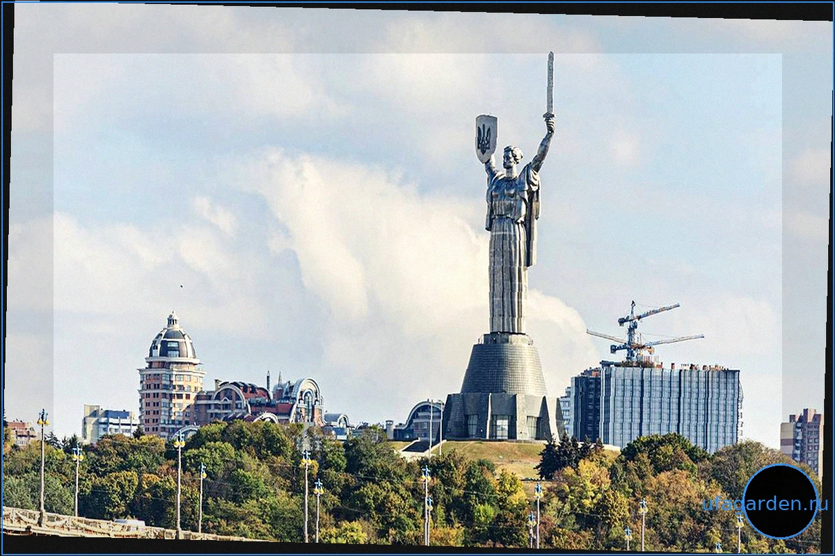 Взрывы в Киеве на фоне воздушной тревоги
