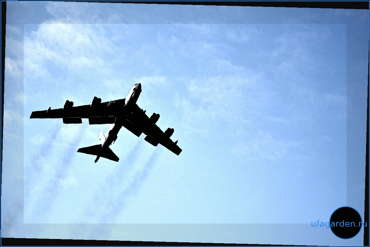 Крушение бомбардировщика B-52 ВВС США в Калифорнии