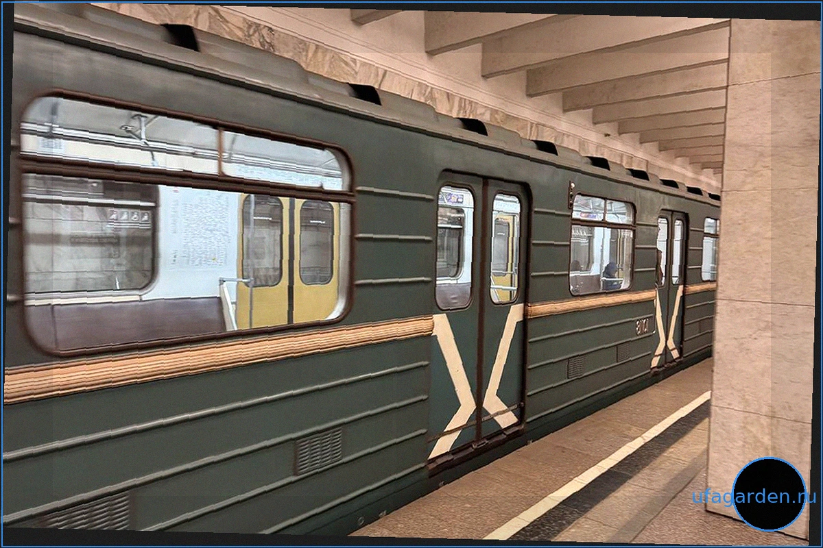 На Замоскворецкой линии метро Москвы перекрыто движение поездов
