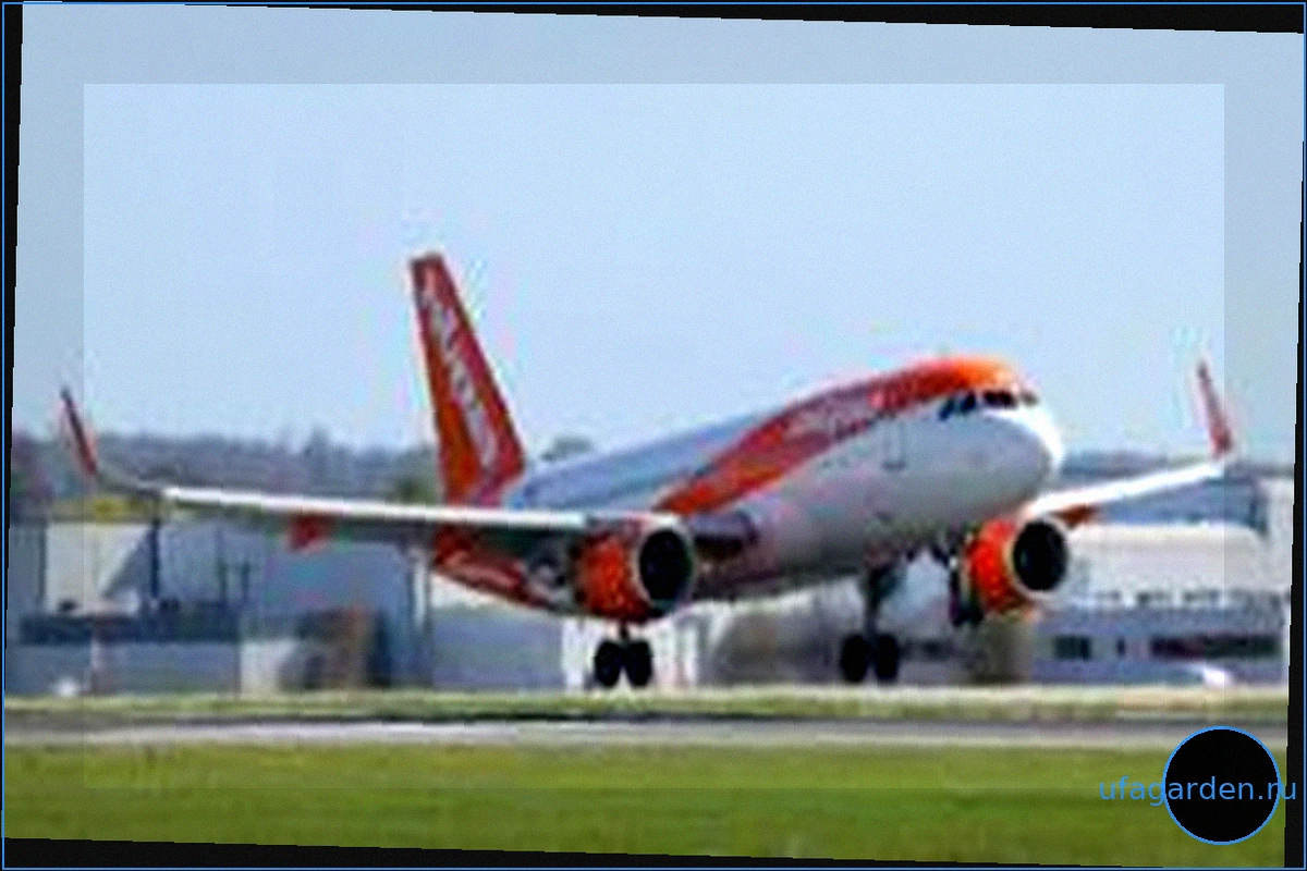 Рейс EasyJet совершил вынужденную посадку в Риме из-за повербанка в багаже